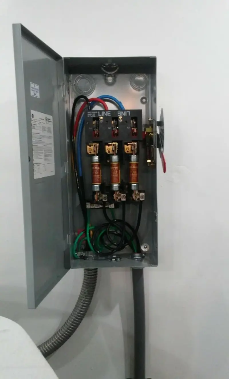 Three-phase disconnect switch installed for Electrical Wiring & Rewiring in Potosi